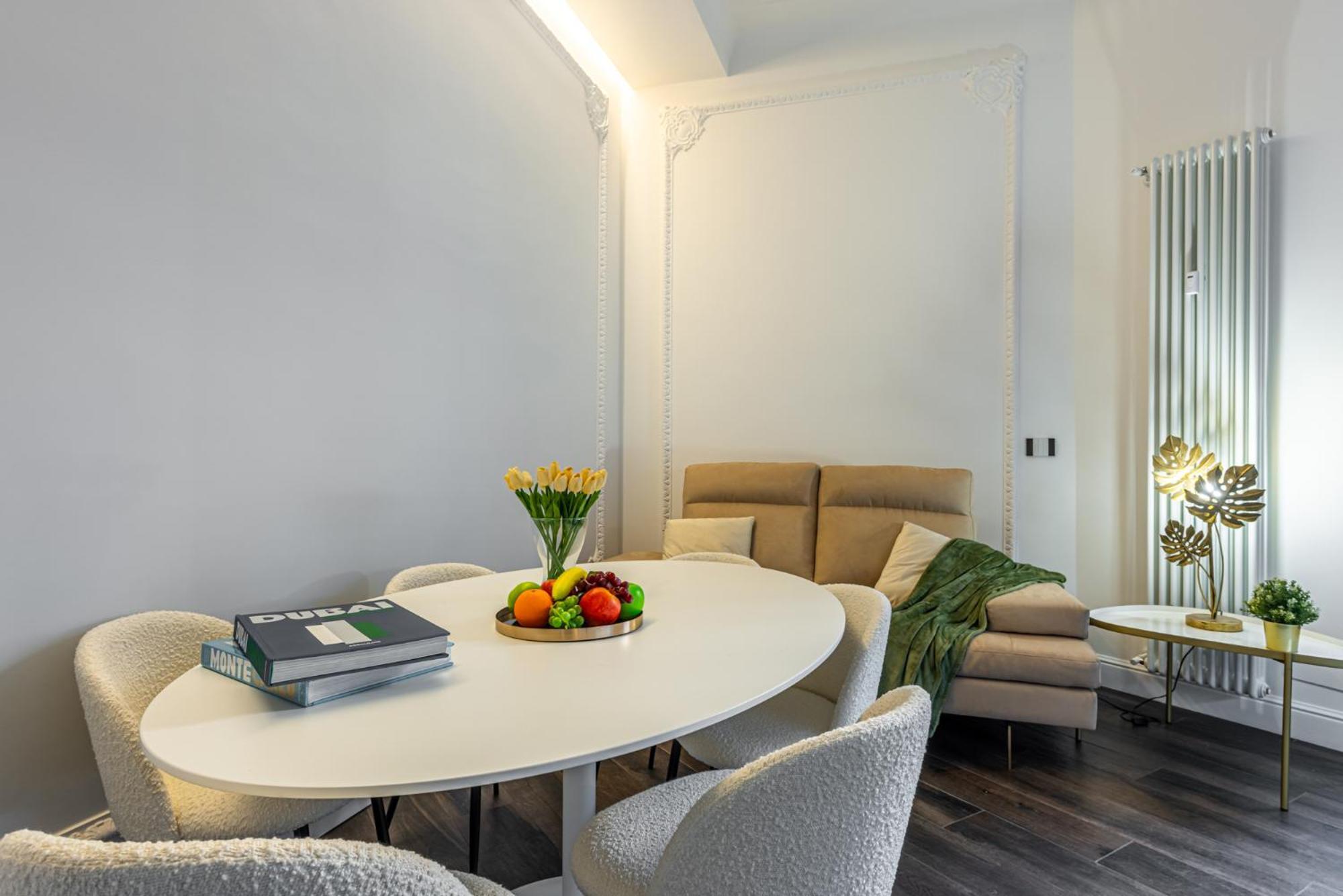 Apartment Station, Luxury & Modern With Comfort!